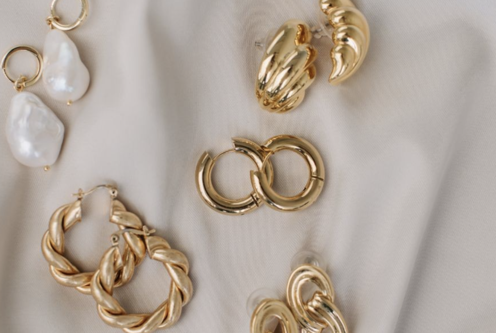 Многослойность в украшениях