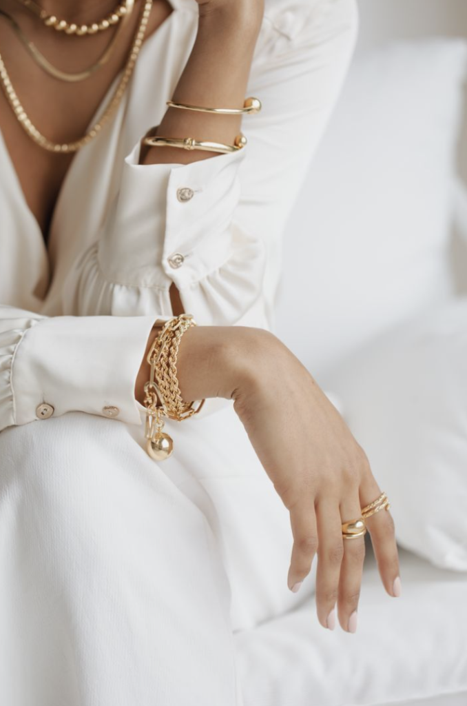 Элегантный образ с украшениями